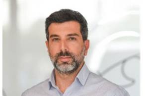 Νίκος Κουβαράς
